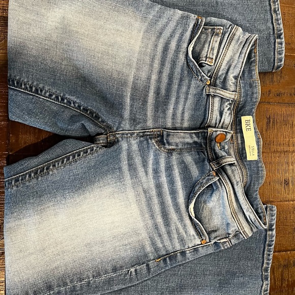 BKE,Guess Jeans GREAT Condition! - Picture 14 of 16